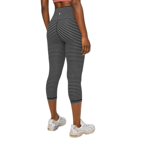 Lululemon Wunder Under Crop (High-Rise) Parallel Stripe Black White Size 8 - Picture 1 of 10